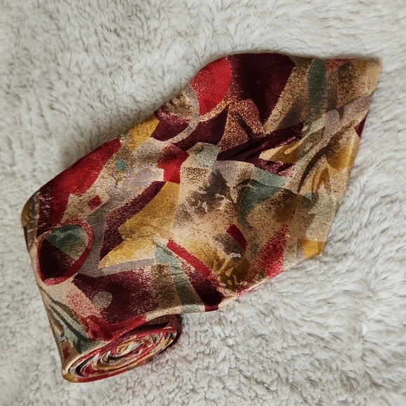 Vintage Cervino Red & Gold Geometric Tie - Picture 2 of 9